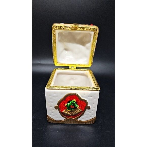 Holiday Vintage  Christmas Trinket Box w/Hendge - Picture 4 of 7